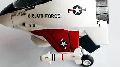 たまご飛行機　F16ファルコン